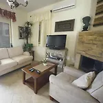 וילה Beautiful House For 10 Persons, With Swimming Pool *