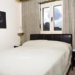 Beautiful House For 10 Persons, With Swimming Pool וילה