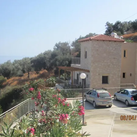 Beautiful House For 10 Persons, With Swimming Pool וילה